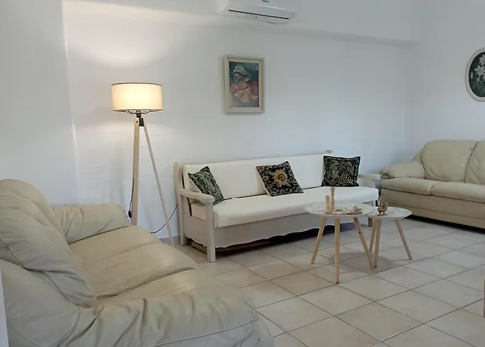 بيت للعطل Pano Chorio Tilos