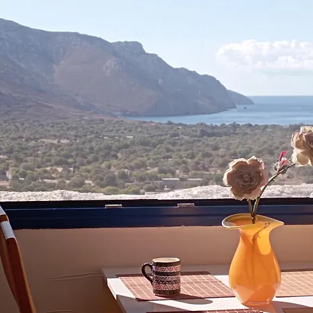 Pano Chorio Tilos بيت للعطل