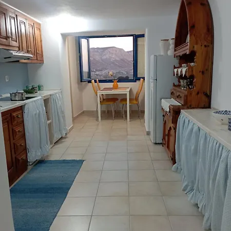 Pano Chorio Tilos بيت للعطل