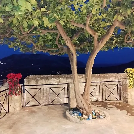 Pano Chorio Tilos * Megálon Choríon