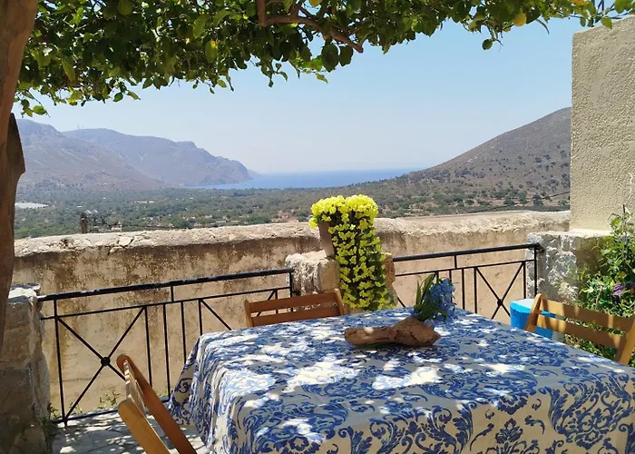 Nyaraló Pano Chorio Tilos Megálon Choríon